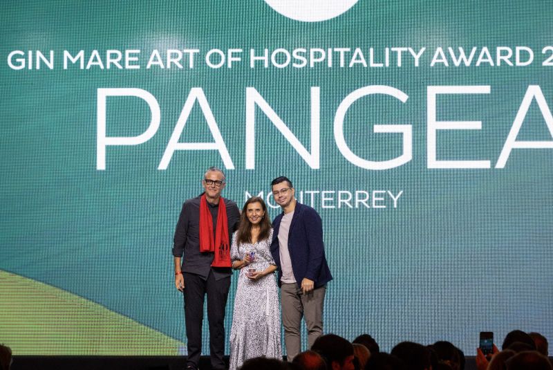 LA50BR23-AoH-onstage (1)