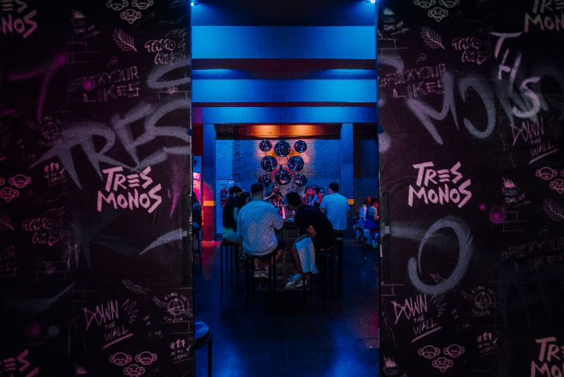 W50BB23-AoH-interior